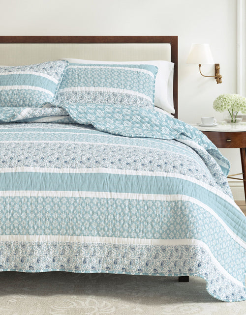 Load image into Gallery viewer, Stripe Quilt - Kadi Collection
