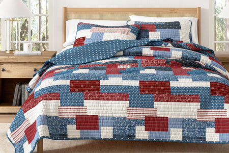 Americana Patchwork Quilt Set - Lowel Collection