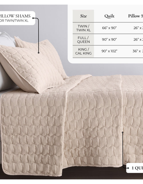 Load image into Gallery viewer, Gauze-Inspired Texture Quilt Set - Wave Stitch Collection
