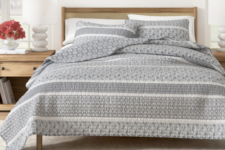 Stripe Quilt - Kadi Collection